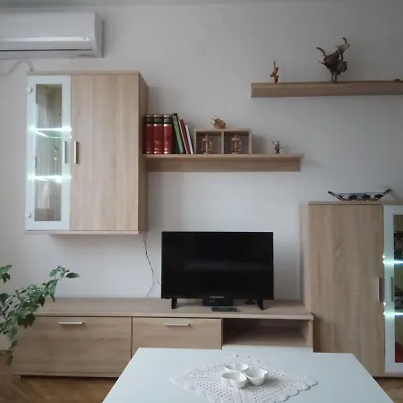 Apartment Ana *